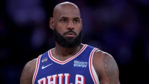 76人主场逆转骑士 马克西恩比德表现突出